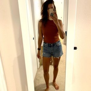 Women’s Levi’s high rise wedgie short, size 29